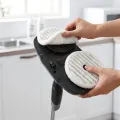 TESLA GlideStar GQ500 - Abnehmen eines runden Wischpads von der Unterseite des Moppkopfes